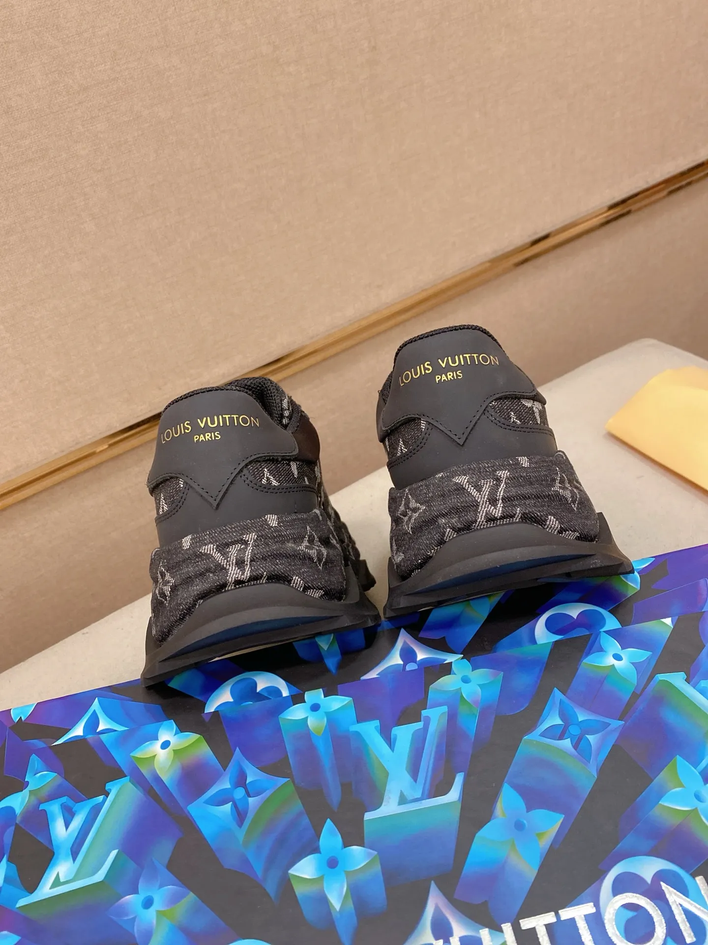 Factory price 600💰 Louis Vuitton (Louis Vuitton/lv) official website 1:1 copy 👊🏻Upper 🇮🇹Imported cowhide🇩🇪Lining imported breathable mesh lining. The original outsole is molded to reflect the identity of every man, and the upper foot is elegant and stable🚶🏻🚶🏻The high-end custom counter original replica📯The shoe last remains unchanged regardless of wind and rain, and can withstand the verification of time🔍️,🔵 Size: 39-45. Can be customized 38-46 non-refundable and non-exchangeable!